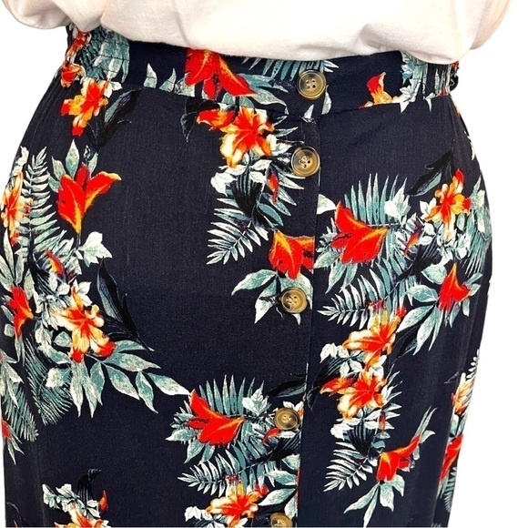 Matching Set: Addition Elle T-shirt & George Tropical Button Up Skirt - Picture 8 of 14